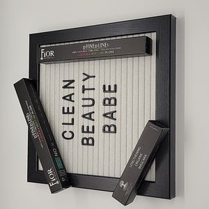 Clean eye makeup lot: mascara and eyeliner